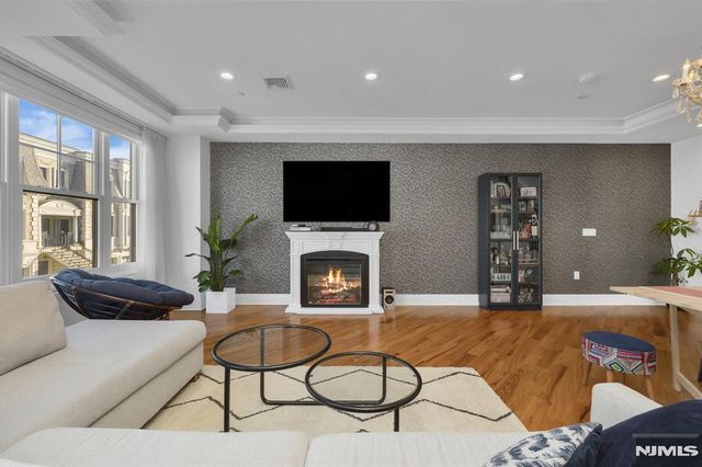 44 Marquis Court 44, Edgewater, NJ 07020