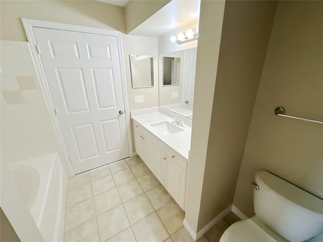 5531 ROSEHILL ROAD 201, Sarasota, FL 34233