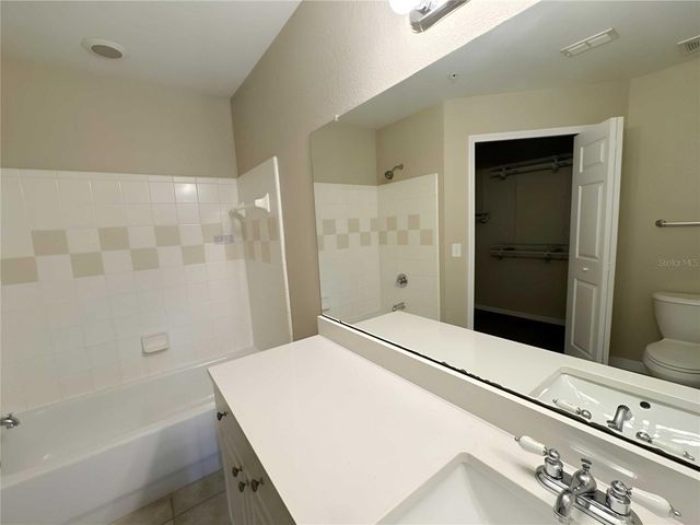5531 ROSEHILL ROAD 201, Sarasota, FL 34233