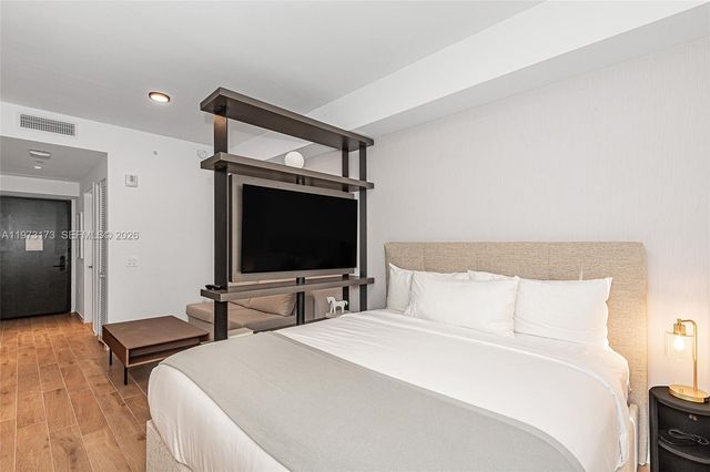 398 NE 5th St 4512, Miami, FL 33132