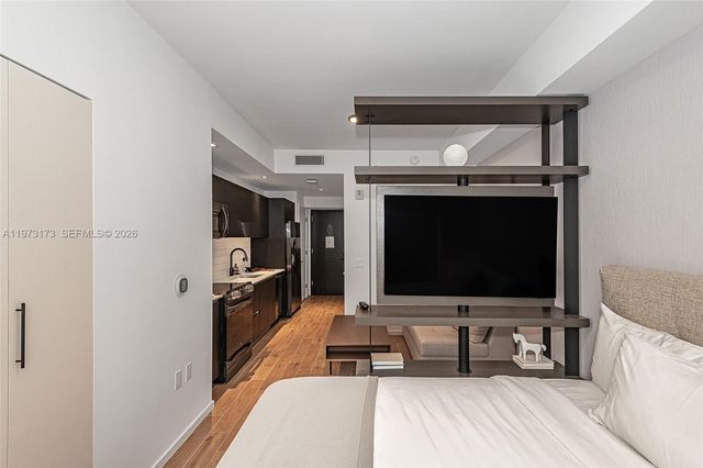 398 NE 5th St 4512, Miami, FL 33132