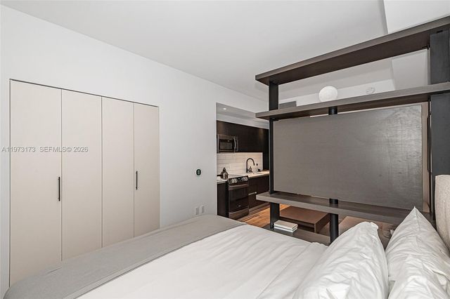 398 NE 5th St 4512, Miami, FL 33132