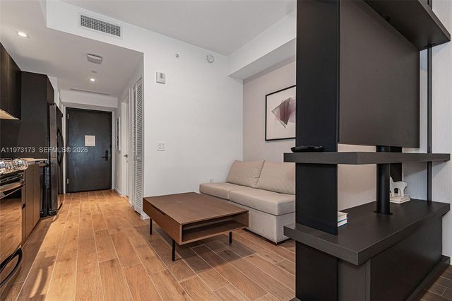 398 NE 5th St 4512, Miami, FL 33132