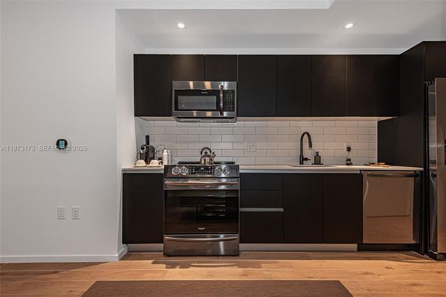 398 NE 5th St 4512, Miami, FL 33132