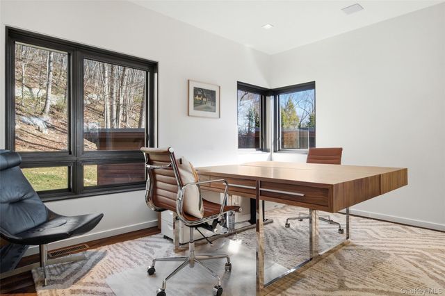 2 Lakeridge Drive, Armonk, NY 10504