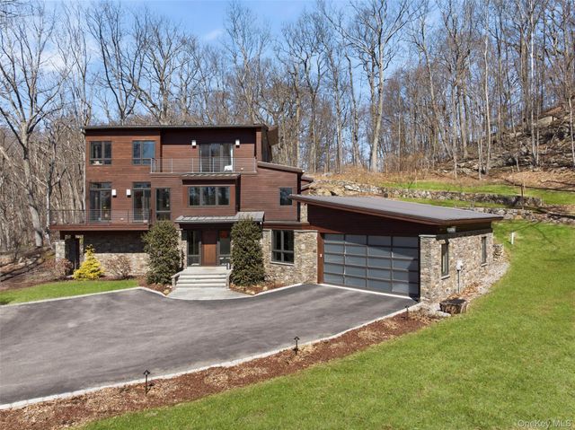 2 Lakeridge Drive, Armonk, NY 10504