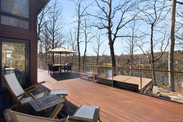 2 Lakeridge Drive, Armonk, NY 10504