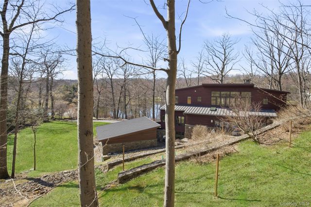 2 Lakeridge Drive, Armonk, NY 10504