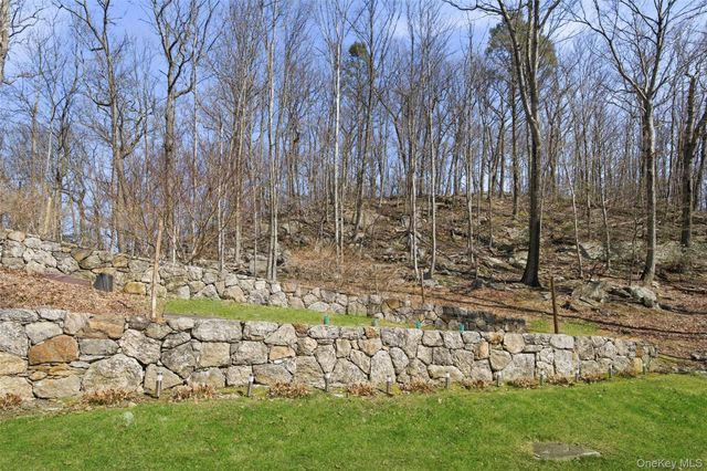 2 Lakeridge Drive, Armonk, NY 10504