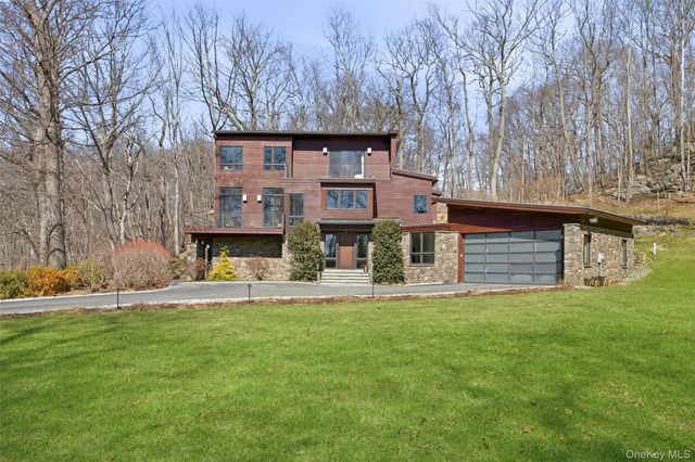 2 Lakeridge Drive, Armonk, NY 10504