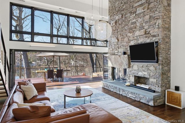2 Lakeridge Drive, Armonk, NY 10504