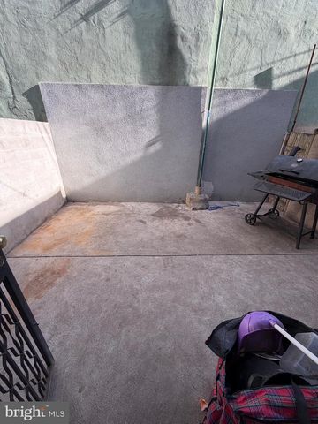 2005 S 9TH ST, Philadelphia, PA 19148