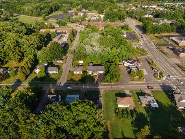 504 N Buhl Farm Dr, Hermitage, PA 16148