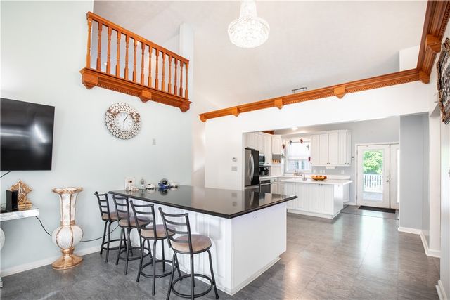 504 N Buhl Farm Dr, Hermitage, PA 16148