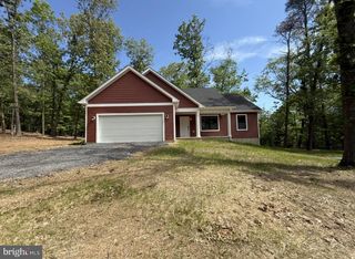 183 SILAGE LN, Berkeley Springs, WV 25411