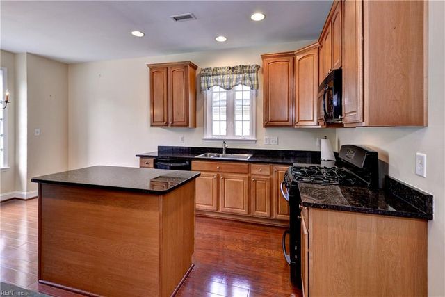 6659 Rexford LN, Williamsburg, VA 23188