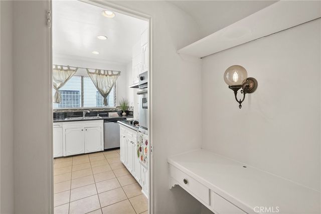 438 N Martel Avenue, Los Angeles, CA 90036