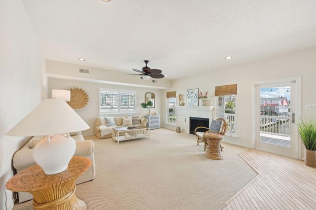 4105 Nueces Drive, Galveston, TX 77554