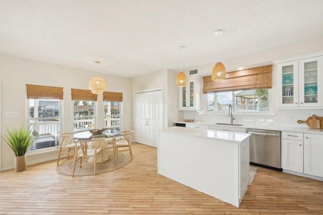 4105 Nueces Drive, Galveston, TX 77554