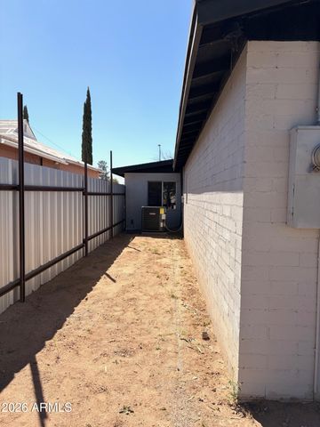 826 E 1ST Street, Douglas, AZ 85607