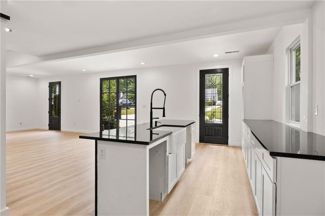 2824 Tupelo Street SE, Atlanta, GA 30317