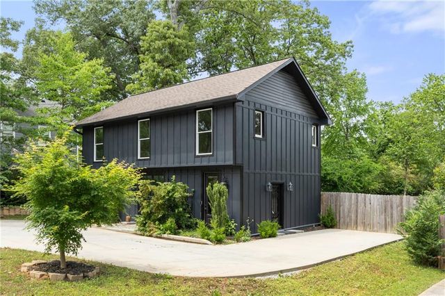 2824 Tupelo Street SE, Atlanta, GA 30317