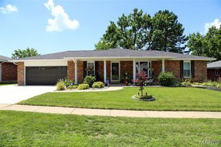 3201 Fox Hill Road, St Charles, MO 63301