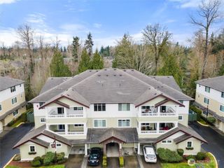 23924 NE 115th Lane #301, Redmond, WA 98053