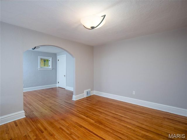 5343 Chippewa Street, St Louis, MO 63109