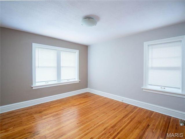 5343 Chippewa Street, St Louis, MO 63109