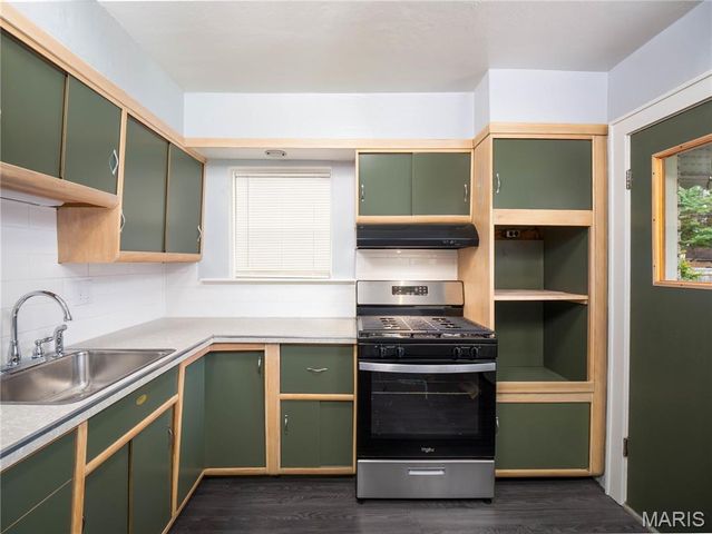 5343 Chippewa Street, St Louis, MO 63109
