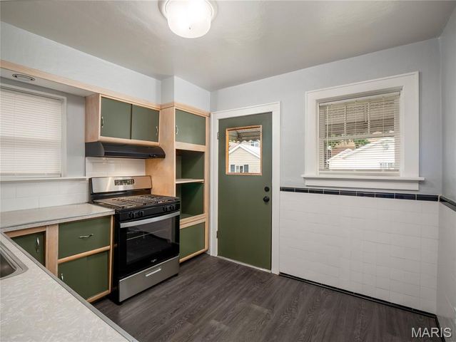 5343 Chippewa Street, St Louis, MO 63109