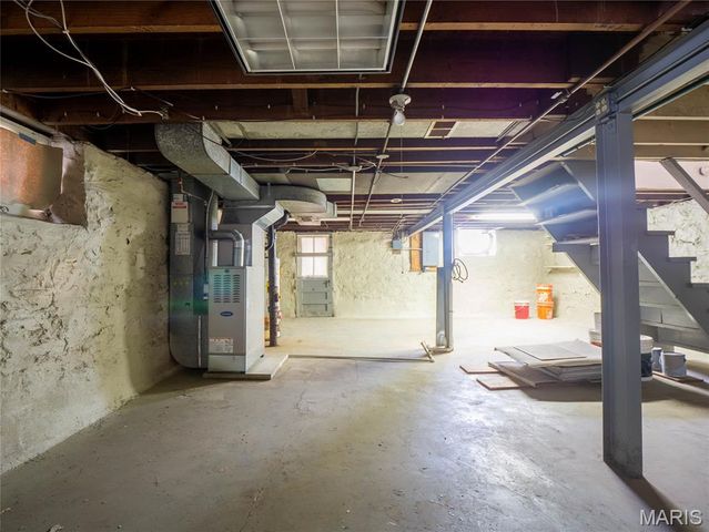 5343 Chippewa Street, St Louis, MO 63109
