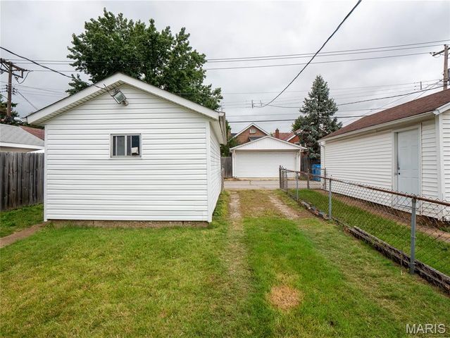 5343 Chippewa Street, St Louis, MO 63109