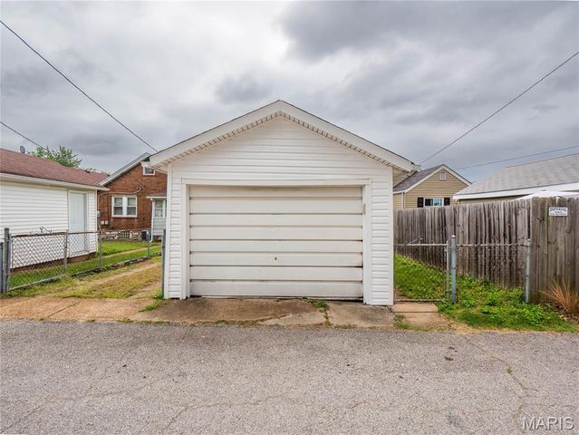 5343 Chippewa Street, St Louis, MO 63109
