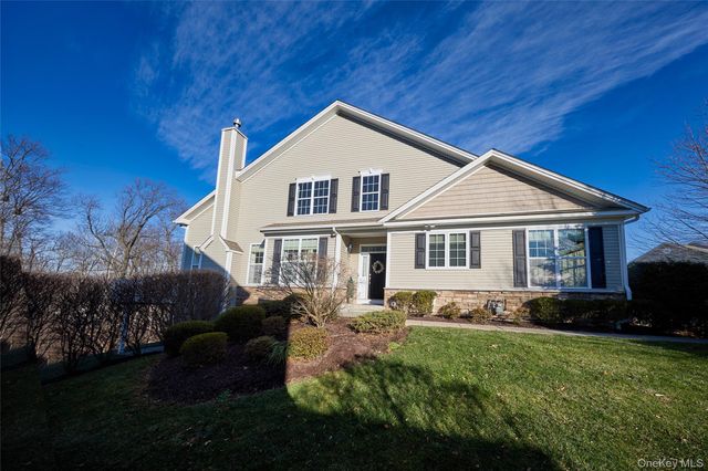 40 Evan Court, Fishkill, NY 12524