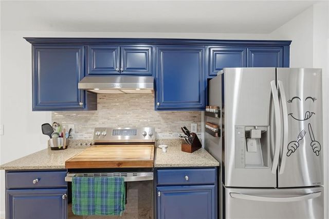 1027 Deer Hollow Drive, Woodstock, GA 30189