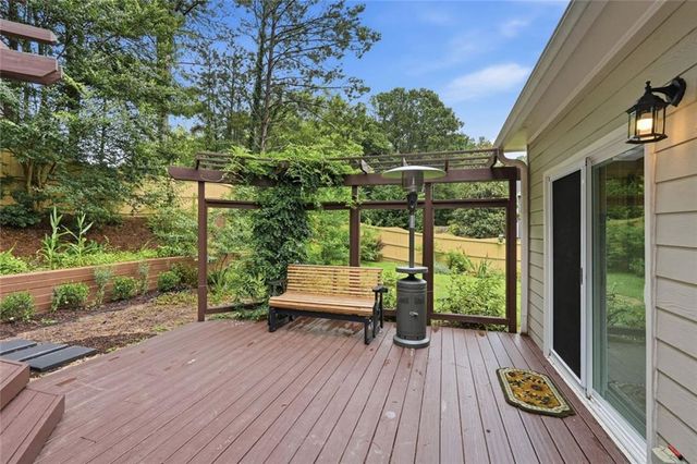 1027 Deer Hollow Drive, Woodstock, GA 30189
