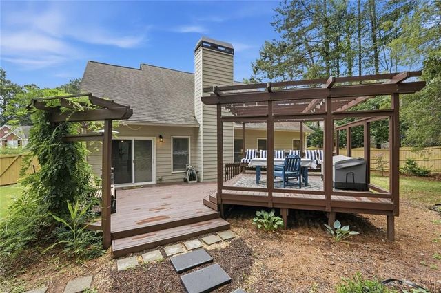 1027 Deer Hollow Drive, Woodstock, GA 30189