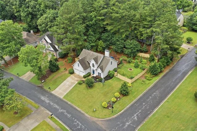 1027 Deer Hollow Drive, Woodstock, GA 30189