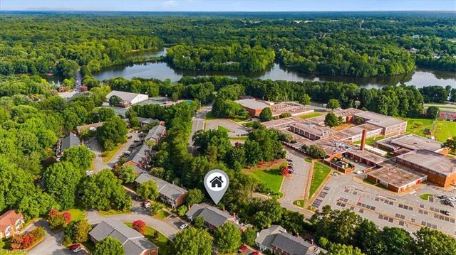 25 Fountain Manor Drive B, Greensboro, NC 27405