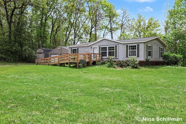 12150 Woodland Park Drive, Belding, MI 48809