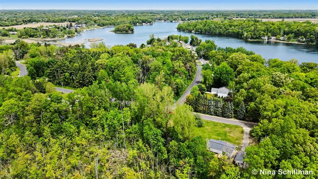 12150 Woodland Park Drive, Belding, MI 48809