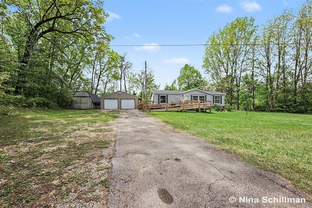 12150 Woodland Park Drive, Belding, MI 48809