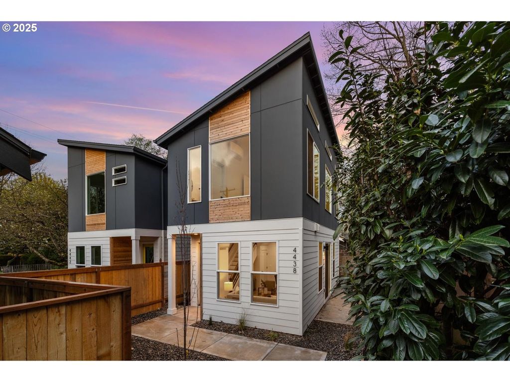 4438 Se Henry St B, Portland, OR 97206