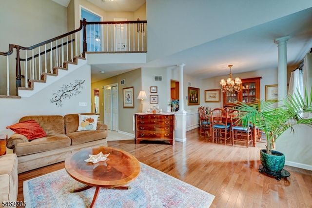 275 Morning Glory Ct, Readington Twp., NJ 08889