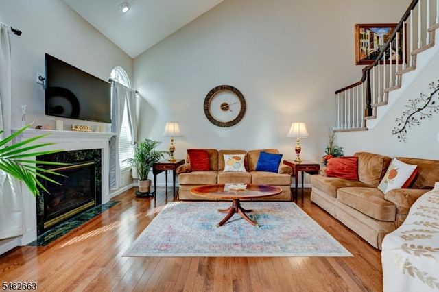 275 Morning Glory Ct, Readington Twp., NJ 08889