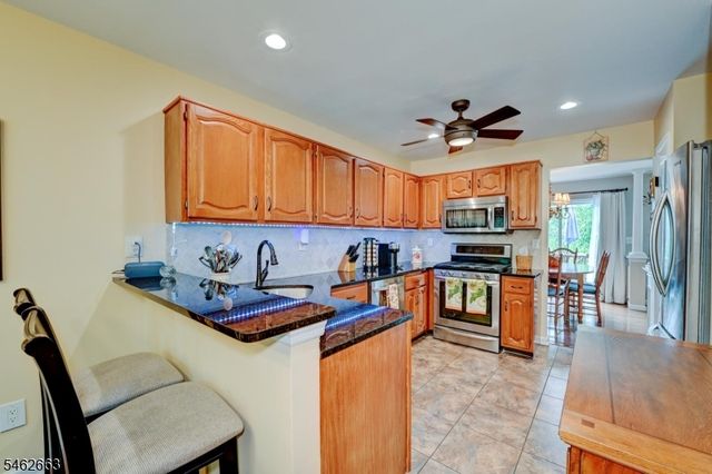 275 Morning Glory Ct, Readington Twp., NJ 08889