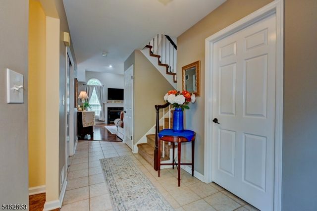 275 Morning Glory Ct, Readington Twp., NJ 08889