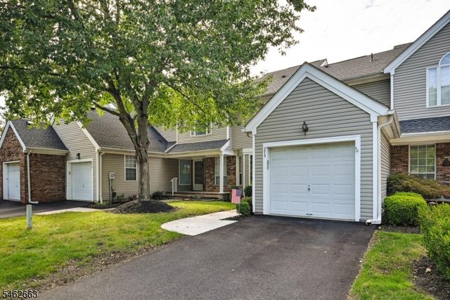 275 Morning Glory Ct, Readington Twp., NJ 08889